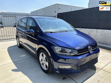 VOLKSWAGEN TOURAN 1.4 TSI MINIMAL DAMAGE / RIJDBARE SCHADE beschikbaar voor biedingen