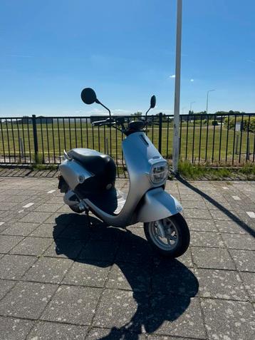 Elektrische scooter Aima ev 25km/h 2xxxKM beschikbaar voor biedingen