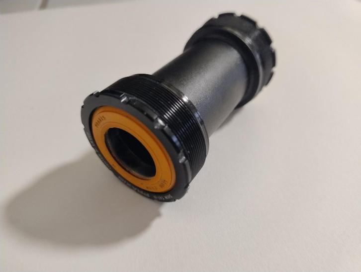 Praxis T47 Shimano bottombracket 400 km gebruikt, Fietsen en Brommers, Fietsaccessoires | Fietstassen, Gebruikt, Ophalen