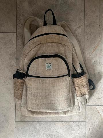 Rugtas van hennep beschikbaar voor biedingen