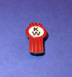 Kenworth Truck Revers Knoop 26 x 14 mm, Verzamelen, Verzenden, Gebruikt, Transport, Speldje of Pin