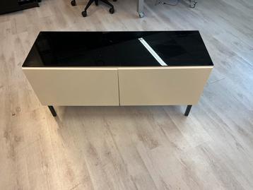 Ikea televisiemeubel beschikbaar voor biedingen