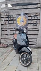Piaggio vespa met begrenzer en weinig km, Fietsen en Brommers, Scooters | Vespa, Ophalen, Zo goed als nieuw, Benzine, Vespa LX