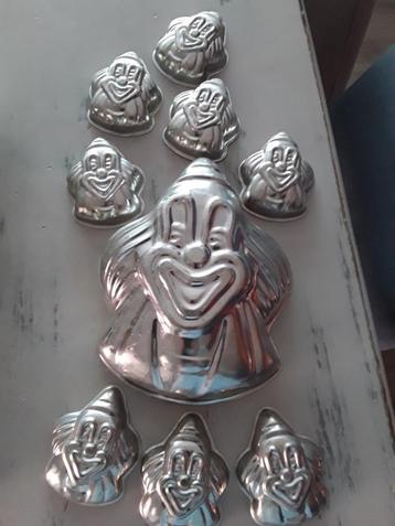vintage bakblikken/bakvormen/cakevormen. clown beschikbaar voor biedingen