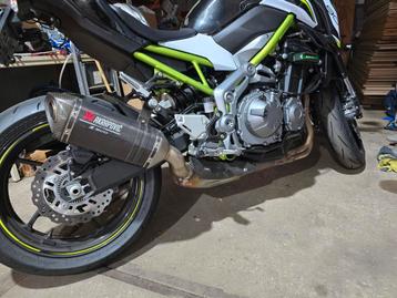 Aangeboden nieuwstaat z900 akrapovic uitlaatdemper + schild beschikbaar voor biedingen