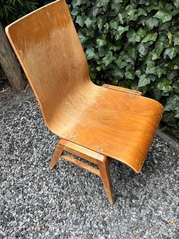 Vintage design bistro stoel beschikbaar voor biedingen