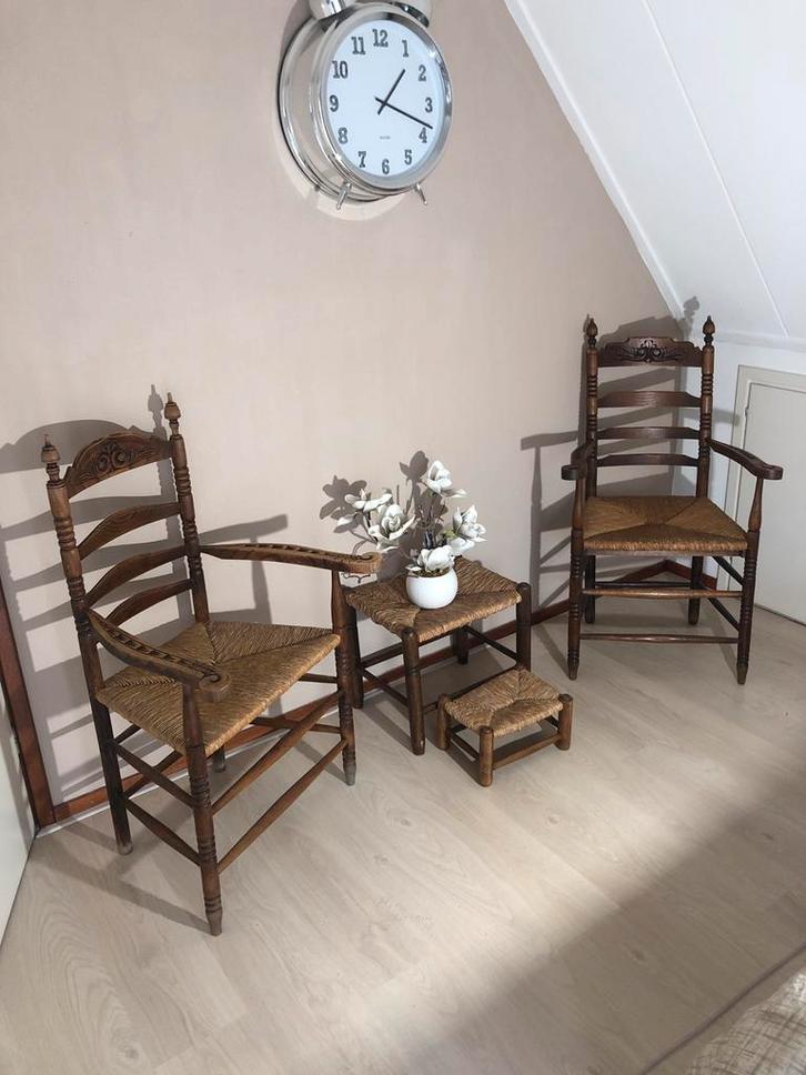 Oude stoelen met rieten zitting (set van 2), Antiek en Kunst, Antiek | Meubels | Stoelen en Banken, Ophalen