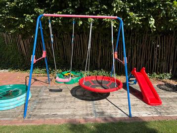 Schommel met nestschommel beschikbaar voor biedingen
