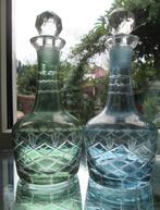 2 Antieke Geslepen Iriserende Karafjes Groen en Blauw, Antiek en Kunst, Antiek | Glas en Kristal, Ophalen of Verzenden