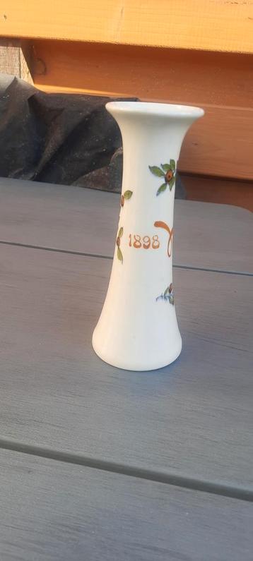 antiek herdenking vaasje  Wilhelmina 1898-1923 florana  beschikbaar voor biedingen