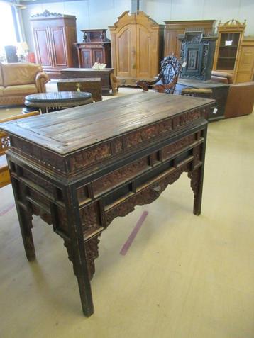 Oer 11512 ANTIEKE grenen Chinese wandtafel met snijwerk beschikbaar voor biedingen