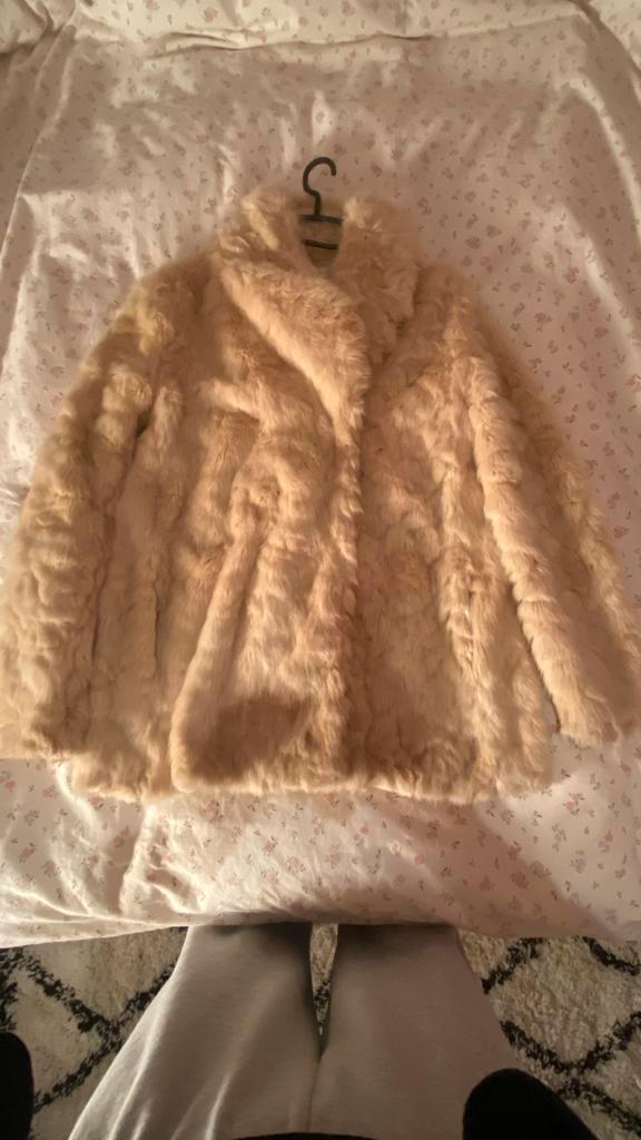 Zara nep bontjas maat S, Kleding | Dames, Jassen | Winter, Zo goed als nieuw, Maat 36 (S), Beige, Ophalen of Verzenden