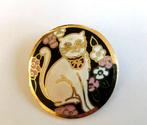 Vintage Schattige kat en bloemen emaille broche, Sieraden, Tassen en Uiterlijk, Broches, Verzenden, Zo goed als nieuw