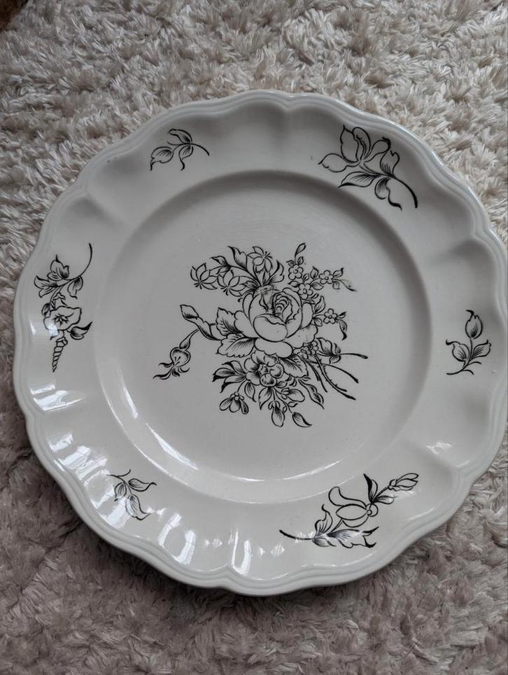 Vintage Lunéville Bord - KG - Demi-Porcelaine, Huis en Inrichting, Keuken | Servies, Gebruikt, Bord(en), Overige stijlen, Aardewerk
