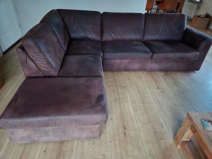 Donkerbruine Lederlook Hoekbankstel ., Huis en Inrichting, Banken | Bankstellen, Gebruikt, Hoekbank, Vierpersoons of meer, Ophalen