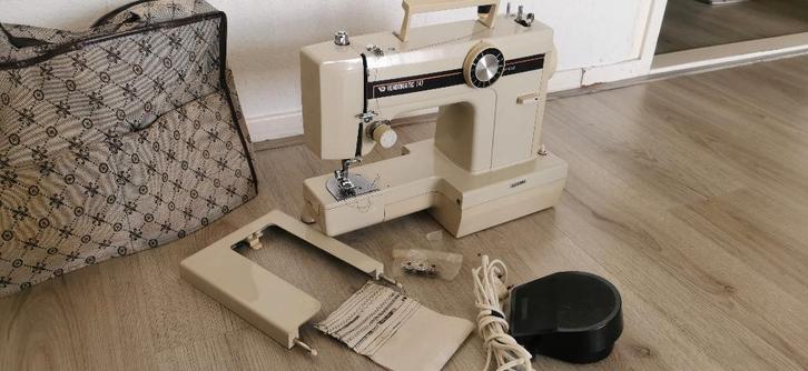 Naaimachine VENDOMATIC 147 werkt goed, Hobby en Vrije tijd, Naaimachines en Toebehoren, Zo goed als nieuw, Naaimachine, Overige merken