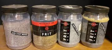 Bullseye glas - grijs en bruine fritten in transparant glas beschikbaar voor biedingen