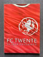 FC Twente 25 jaar, Boek of Tijdschrift, Gebruikt, Ophalen of Verzenden, F.C. Twente