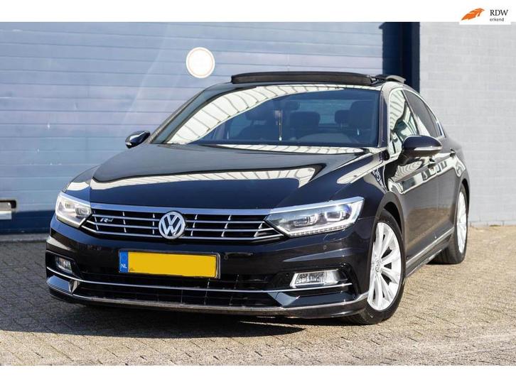 VOLKSWAGEN PASSAT 1.4 TSI ACT 3X R-LINE PANO/LEDER/LED/VOL!, Auto's, Volkswagen, Bedrijf, Te koop, Passat, Achteruitrijcamera