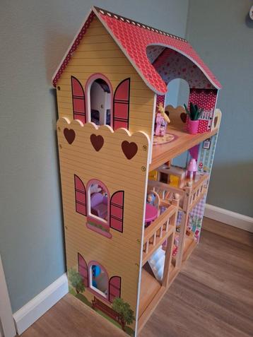 Bandits & Angels Houten Poppenhuis beschikbaar voor biedingen
