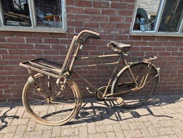 Oude Bakfiets Germaan beschikbaar voor biedingen