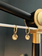 Schattige gold plated creooltjes met hangertjes, Nieuw, Goud, Overige materialen, Ophalen of Verzenden