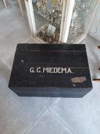 OUD  ... MET LETTERS  ...  ORIGINEEL KLEUR  ...  HOUTEN KIST, Ophalen of Verzenden