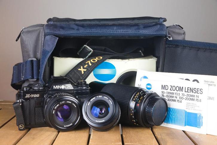 Minolta X-700 met drie Minolta lenzen, Audio, Tv en Foto, Fotocamera's Analoog, Gebruikt, Spiegelreflex, Minolta, Ophalen of Verzenden