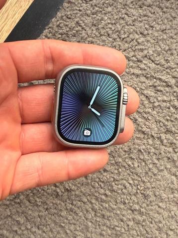 Apple Watch Ultra 1 in topconditie met 2 bandjes beschikbaar voor biedingen