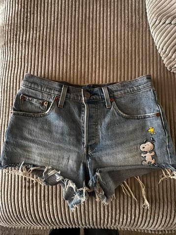 Korte broek Levi’s snoopy beschikbaar voor biedingen
