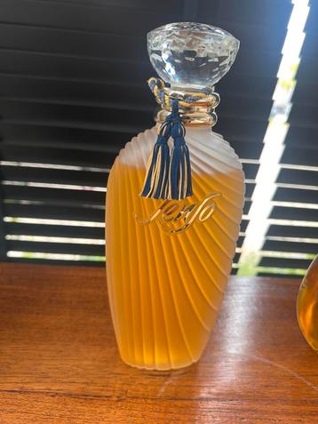 Mooie parfumflessen te koop beschikbaar voor biedingen