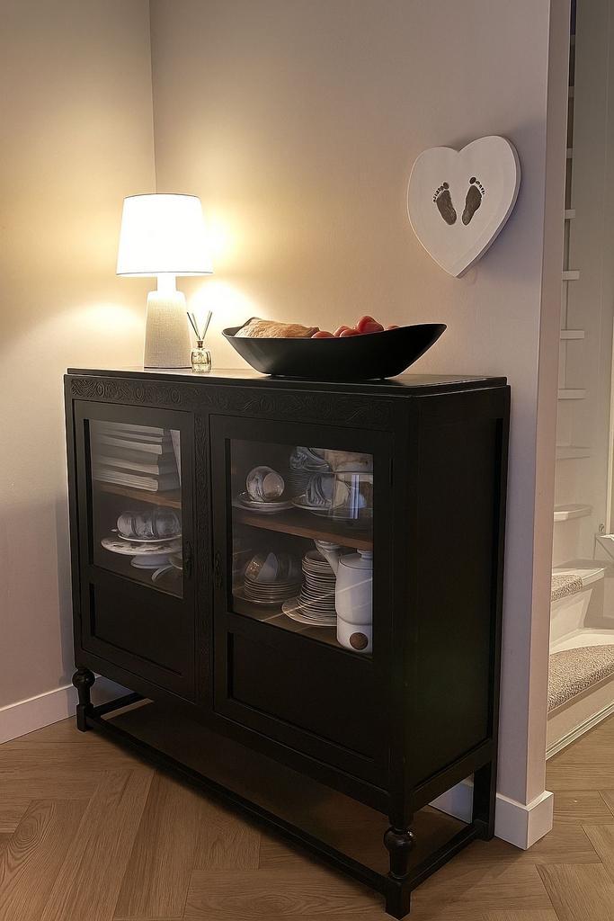 Antieke Boekenkast/Servieskast - Zwaag, Huis en Inrichting, Kasten | Vitrinekasten, Gebruikt, 100 tot 150 cm, 100 tot 150 cm, 25 tot 50 cm