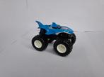 Hot Wheels Monster Jam Truck - Shark Wreak met vlag - 1:64, Hobby en Vrije tijd, Modelauto's | Overige schalen, Ophalen of Verzenden