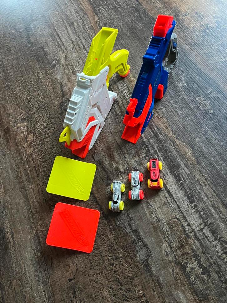 Nerf Nitro set met auto's en lanceerders, Kinderen en Baby's, Speelgoed | Speelgoedvoertuigen, Gebruikt, Ophalen