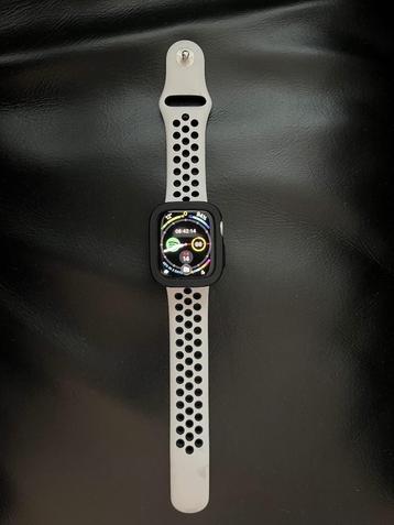 Apple Watch Series 9 41MM 4G Zilver beschikbaar voor biedingen