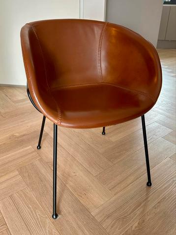 Zuiver Feston armstoel bruin leer (2 stoelen) beschikbaar voor biedingen