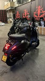 Full option vespa sprint 2022, Ophalen, Zo goed als nieuw, 50 cc