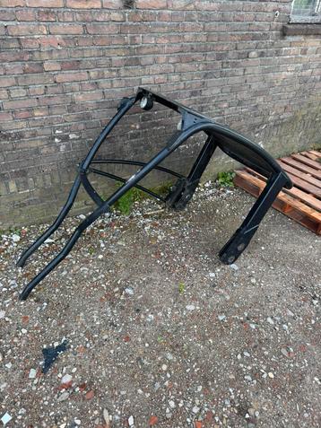 Gaint cabine beschikbaar voor biedingen