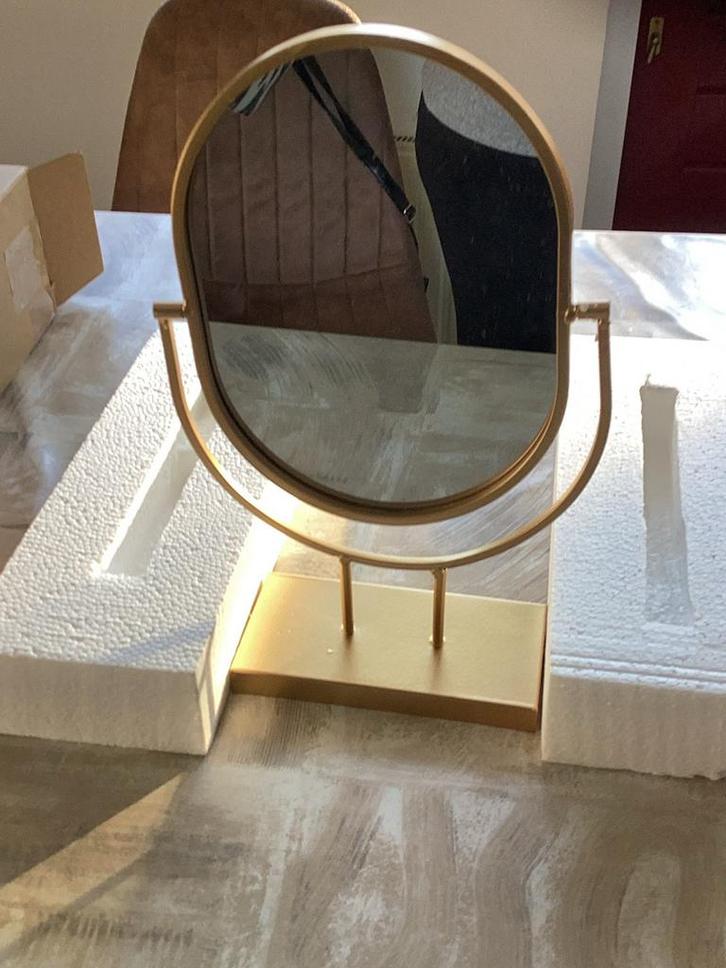 Stijlvolle Gouden Spiegel - Vtwonen Basic, Huis en Inrichting, Woonaccessoires | Spiegels, Nieuw, Minder dan 50 cm, Minder dan 100 cm