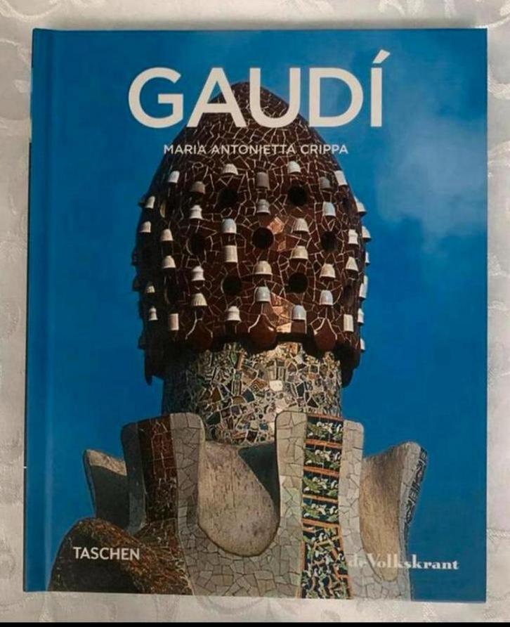 Boek Antoni Gaudi / Maria A Crippa /Taschen / de Volkskrant, Boeken, Kunst en Cultuur | Architectuur, Zo goed als nieuw, Architecten
