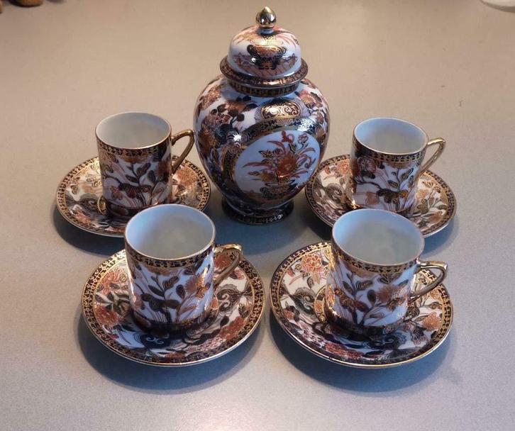Imari Japan SAJI - 4 x kop en schotel + vaasje met deksel, Antiek en Kunst, Antiek | Porselein, Ophalen of Verzenden