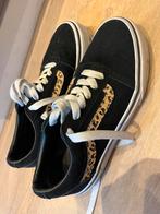 Vans voor meiden maat 33 zwart suede - 1x gedragen, Schoenen, Meisje, Vans, Zo goed als nieuw