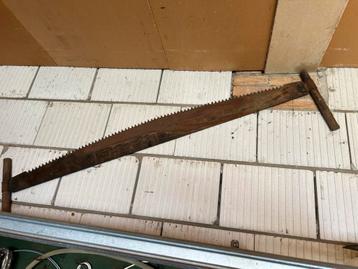 Antieke Handzaag beschikbaar voor biedingen