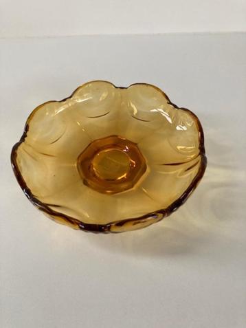 persglas schaaltje/bonbonschaaltje jaren 20-40 PUNTGAAF beschikbaar voor biedingen