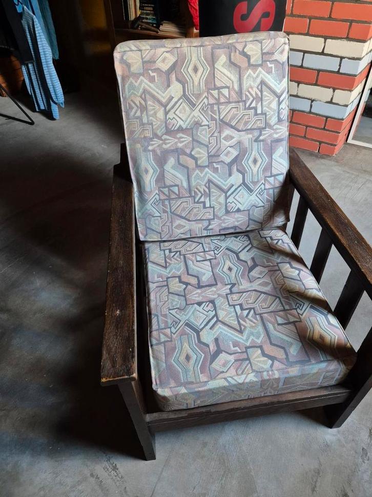 Rookstoel met dikke kussens - Opknapper, Huis en Inrichting, Fauteuils, Gebruikt, Hout, Stof, 50 tot 75 cm, 75 tot 100 cm, Ophalen