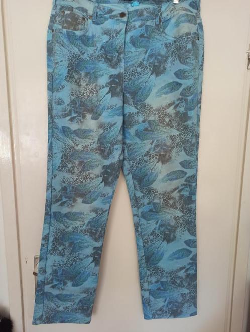 Trendy blauwe animal veren print broek van Laura Kent mt 44, Kleding | Dames, Spijkerbroeken en Jeans, Zo goed als nieuw, W33 - W36 (confectie 42/44)