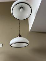 Vintage Hanglamp met melkglazen kap, Huis en Inrichting, Ophalen of Verzenden, Gebruikt, Glas, 50 tot 75 cm