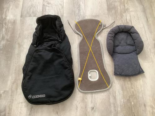 Maxi Cosi Voetenzak en een Verkleiner, Kinderen en Baby's, Autostoeltjes, Gebruikt, Maxi-Cosi, Overige methoden, Ophalen of Verzenden