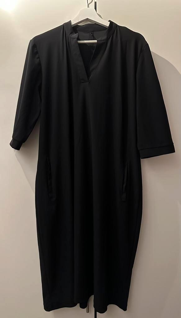 Mao jurk van Plus Basics, travelstof, maat 44, Kleding | Dames, Jurken, Zo goed als nieuw, Maat 42/44 (L), Zwart, Boven de knie