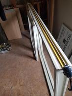 Houten raamkozijn met glas en inzetraam, Doe-het-zelf en Verbouw, Raamkozijn, Nieuw, Inclusief glas, 225 cm of meer